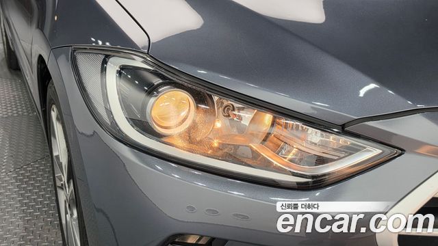 Hyundai AVANTE 2018 — photo 8