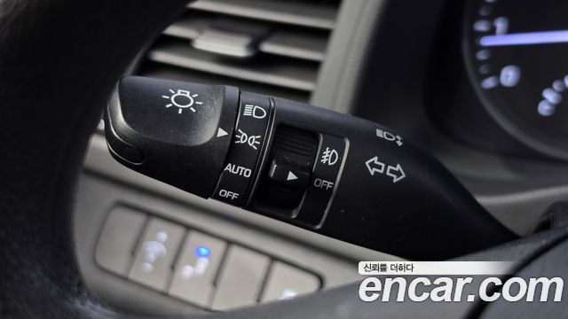 Hyundai AVANTE 2018 — photo 27