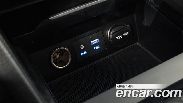 Hyundai AVANTE 2018 — photo 28