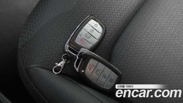 Hyundai AVANTE 2018 — photo 31