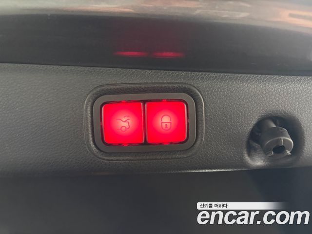 Mercedes-Benz E-Class 2019 — photo 13