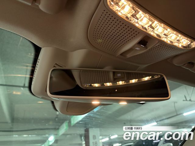 Mercedes-Benz E-Class 2019 — photo 14