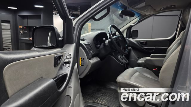 Hyundai Starex 2019 — photo 13