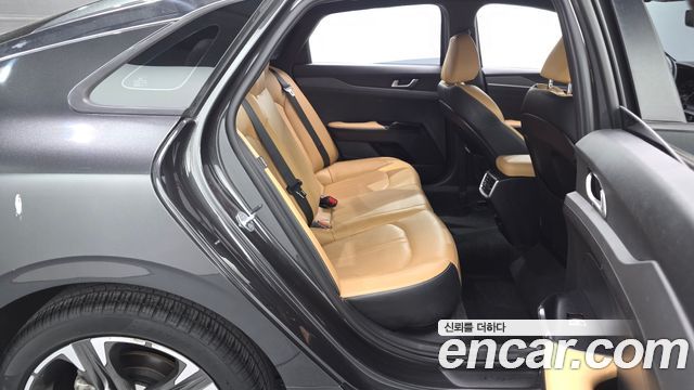 Kia K5 2022 — photo 17