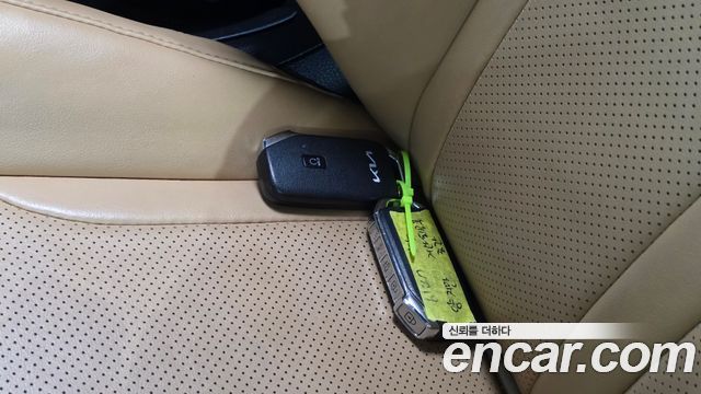 Kia K5 2022 — photo 22