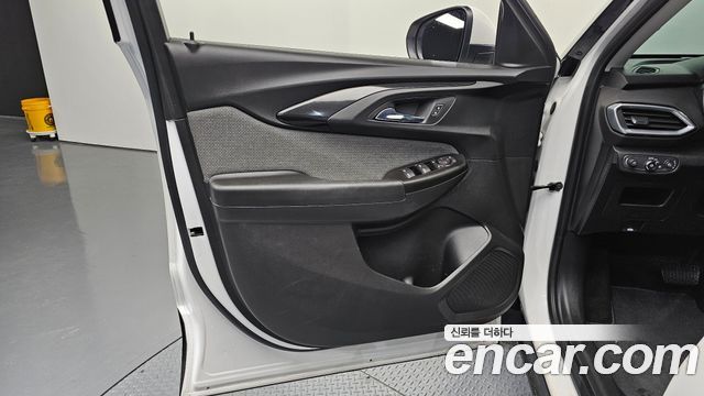 Chevrolet Korea Trailblazer 2021 — photo 14