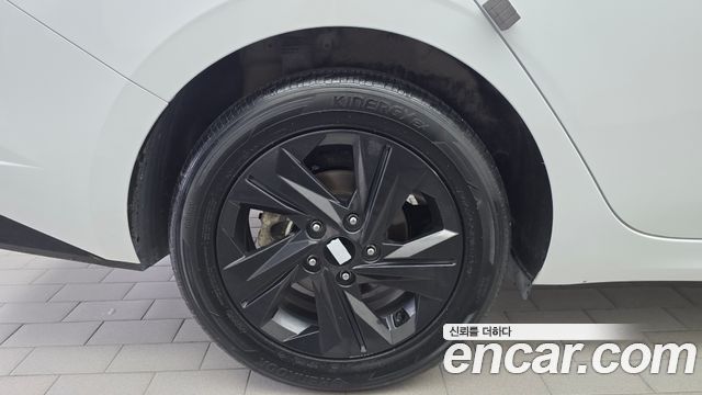 Hyundai AVANTE 2023 — photo 5