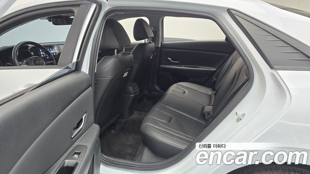 Hyundai AVANTE 2022 — photo 11