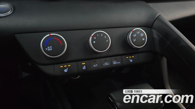 Hyundai AVANTE 2022 — photo 18