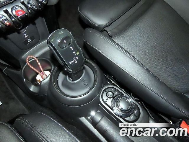 Mini Cooper 2023 — photo 11