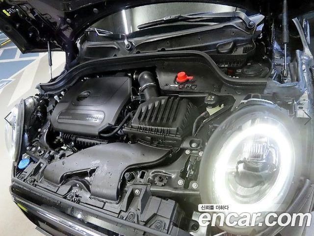 Mini Cooper 2023 — photo 18