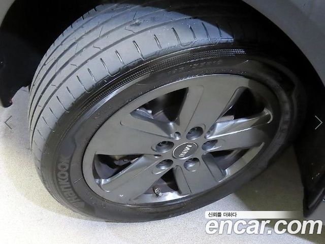 Mini Cooper 2023 — photo 19