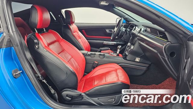 Ford Mustang 2019 — photo 17