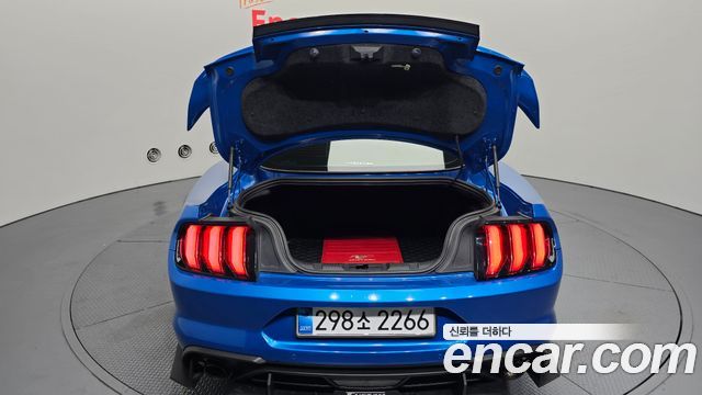 Ford Mustang 2019 — photo 26
