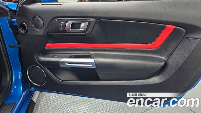 Ford Mustang 2019 — photo 15