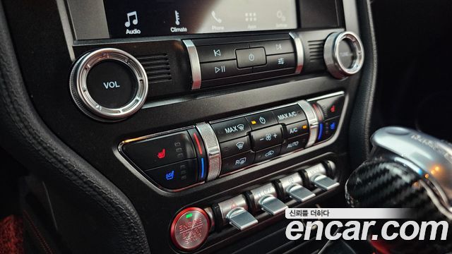 Ford Mustang 2019 — photo 29