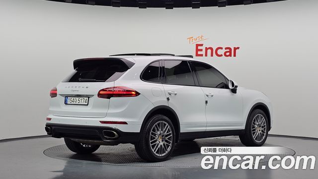 Porsche Cayenne 2016 — photo 2