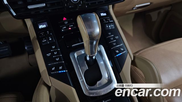 Porsche Cayenne 2016 — photo 12