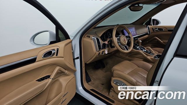 Porsche Cayenne 2016 — photo 13