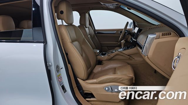 Porsche Cayenne 2016 — photo 17