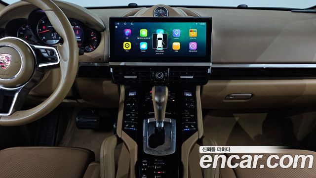 Porsche Cayenne 2016 — photo 20