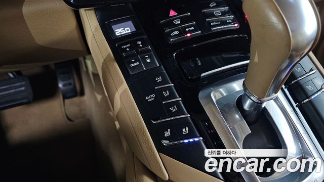 Porsche Cayenne 2016 — photo 22