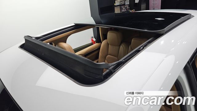 Porsche Cayenne 2016 — photo 25
