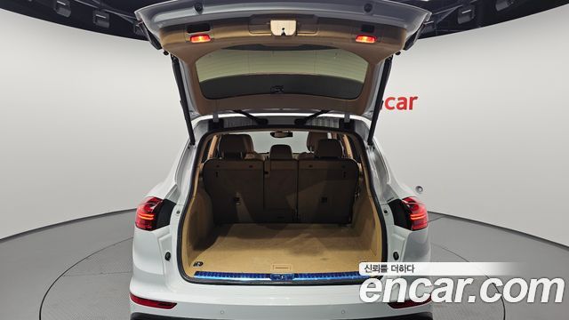 Porsche Cayenne 2016 — photo 26