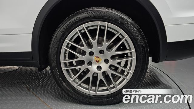 Porsche Cayenne 2016 — photo 7