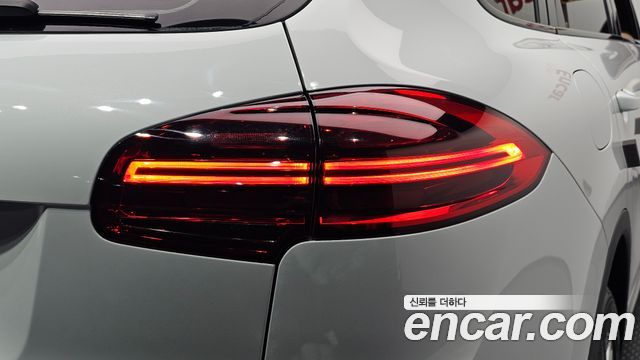 Porsche Cayenne 2016 — photo 9