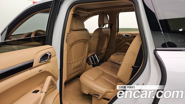 Porsche Cayenne 2016 — photo 16