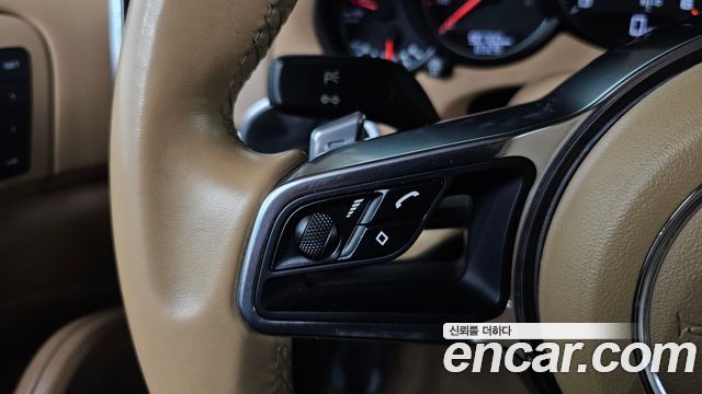 Porsche Cayenne 2016 — photo 30