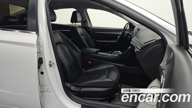 Hyundai Sonata 2021 — photo 13