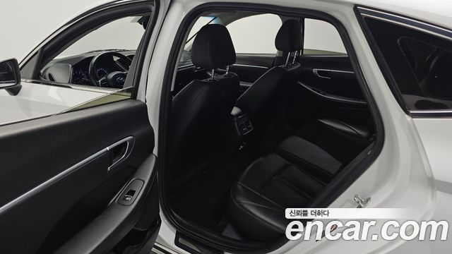Hyundai Sonata 2021 — photo 18