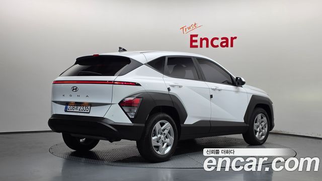 Hyundai Kona 2023 — photo 2