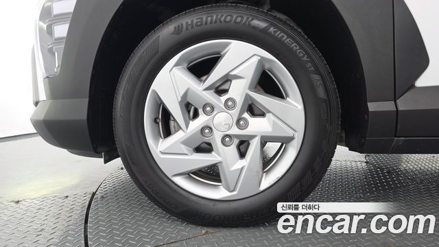 Hyundai Kona 2023 — photo 5