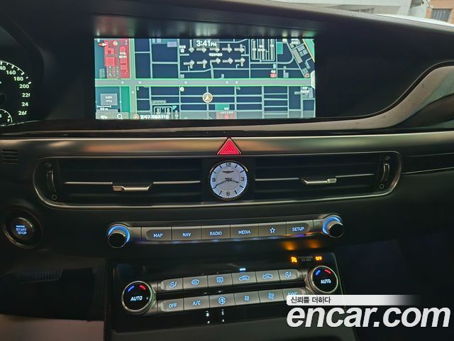 Genesis G90 2019 — photo 14