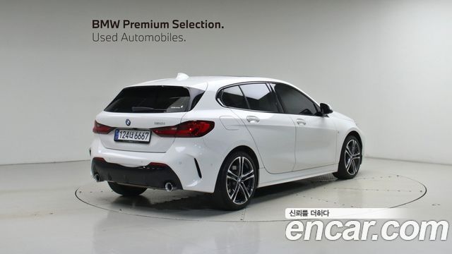 BMW 1-Series 2024 — photo 2