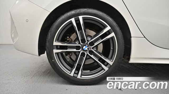 BMW 1-Series 2024 — photo 5