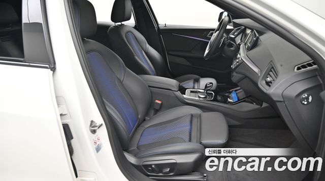 BMW 1-Series 2024 — photo 10