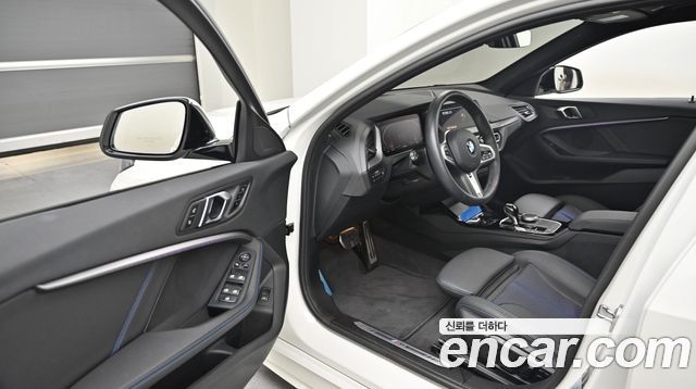 BMW 1-Series 2024 — photo 11