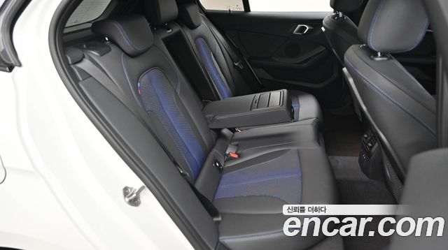 BMW 1-Series 2024 — photo 12
