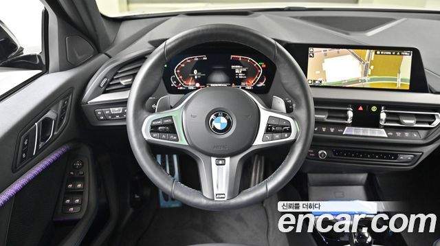 BMW 1-Series 2024 — photo 13