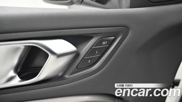 BMW 1-Series 2024 — photo 16