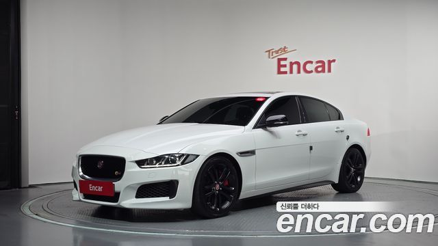 Jaguar XE 2016 — photo 1
