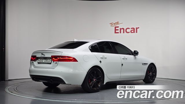 Jaguar XE 2016 — photo 2