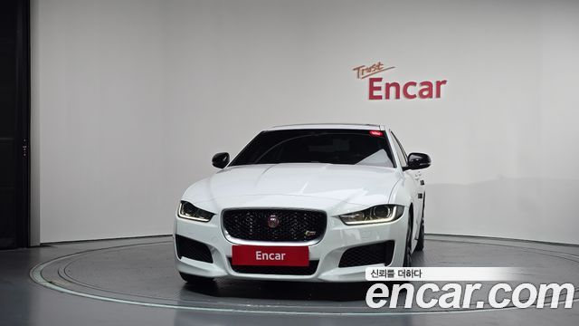 Jaguar XE 2016 — photo 3