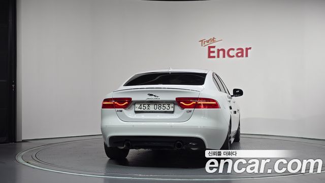 Jaguar XE 2016 — photo 4