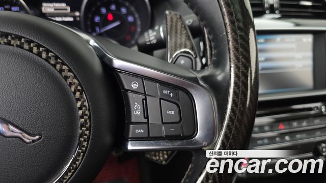 Jaguar XE 2016 — photo 24