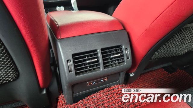 Jaguar XE 2016 — photo 26